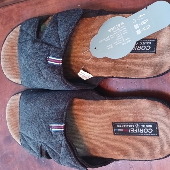 Corifei soft Velcro sandals  Size 9.5 mens or Euro 43 men’s in box 31 - Picture 2 of 6